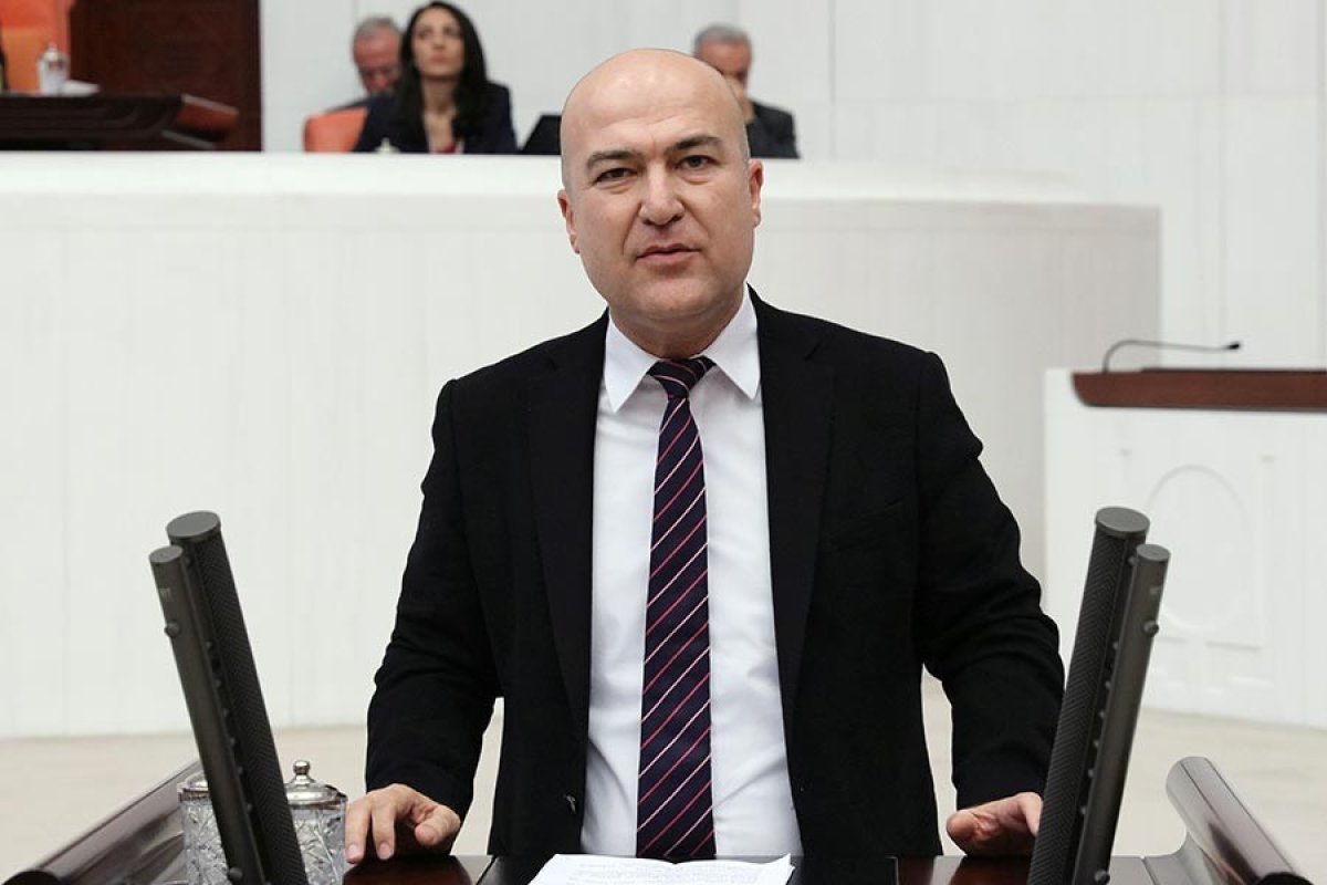 İzmir milletvekili Murat Bakan CHP’den istifa etti