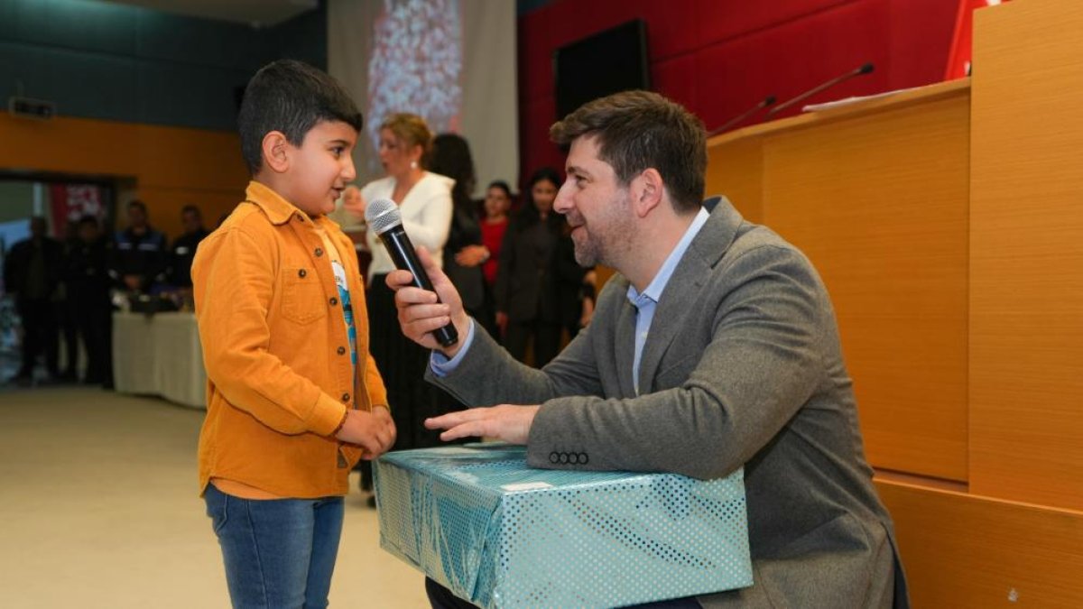 Dilek Ağacı 50 Çocuğu Sevindirdi