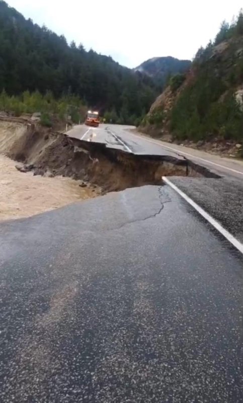 Kozan-Kayseri Yolu Ulaşıma Kapalı