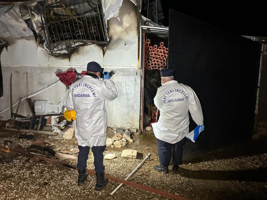 Prefabrik Ev Yangınında Yaşlı Çift Hayatını Kaybetti