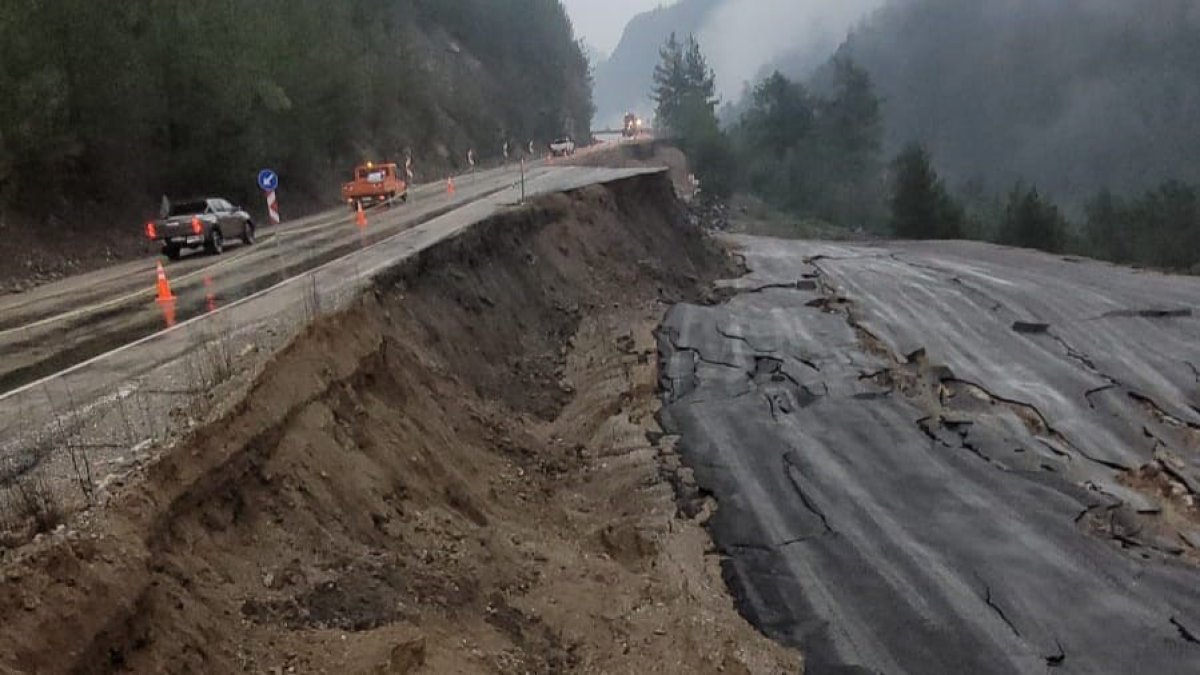 Adana Feke’de Helikopter Pistinde Heyelan