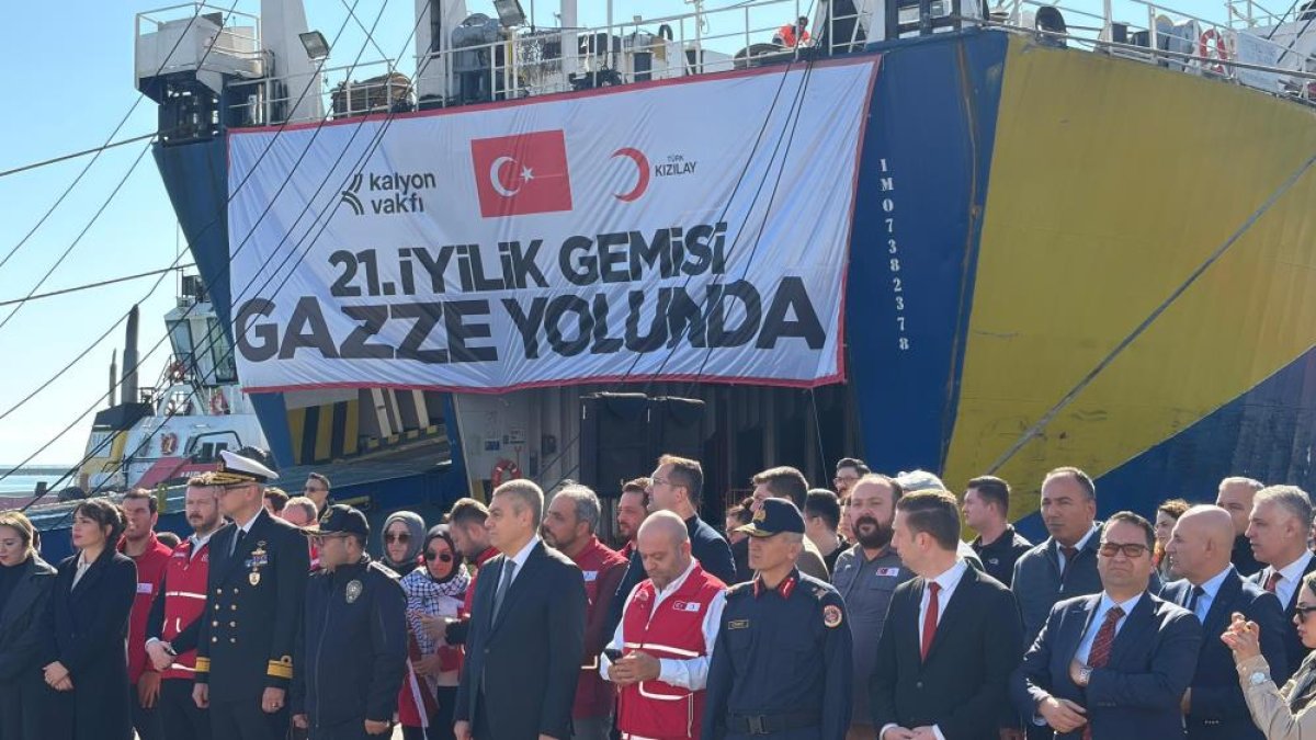 Türk Kızılay’ın ‘İyilik Gemisi’ Gazze’ye Uğurlandı