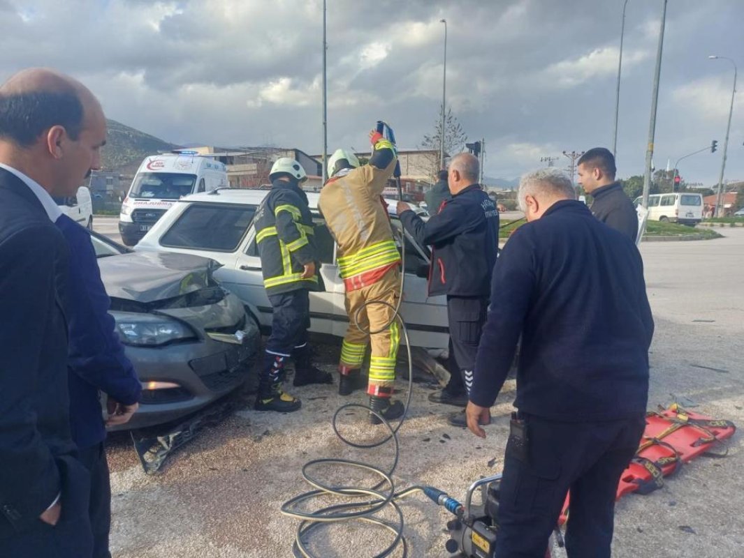 Hassa’da Kaza: 4 Kişi Yaralandı