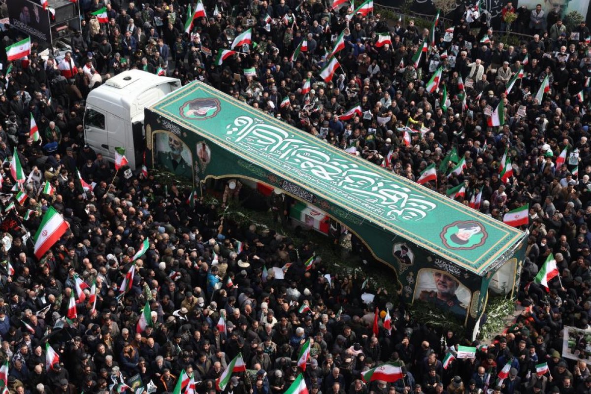 İran’da Üst Düzey Askeri Yetkililer İçin Cenaze Töreni