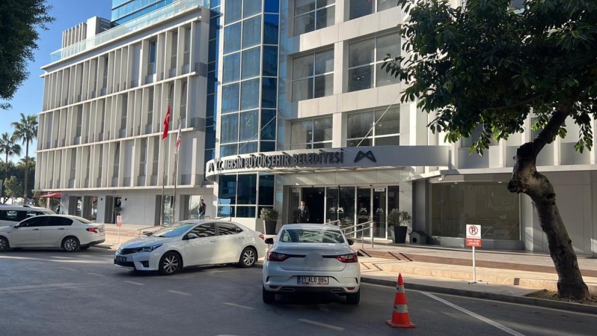 Mersin’deki İhale Operasyonunda Gözaltı Sorguları Sürüyor