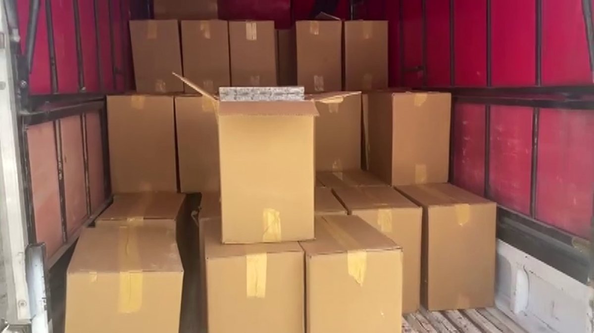 Adana’da 50 Bin Paket Kaçak Sigara Ele Geçirildi
