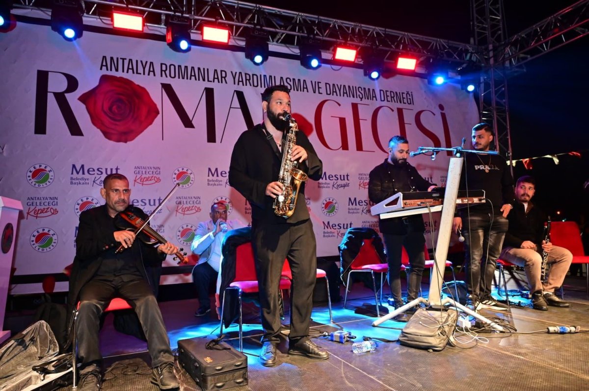 Kepez'de Dünya Romanlar Günü'ne Özel ‘Roman Gecesi'