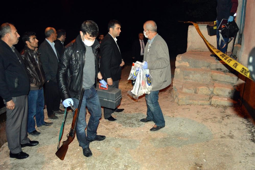Öz Kızını Öldüren Anne Ve Üvey Kardeşi Tutuklandı