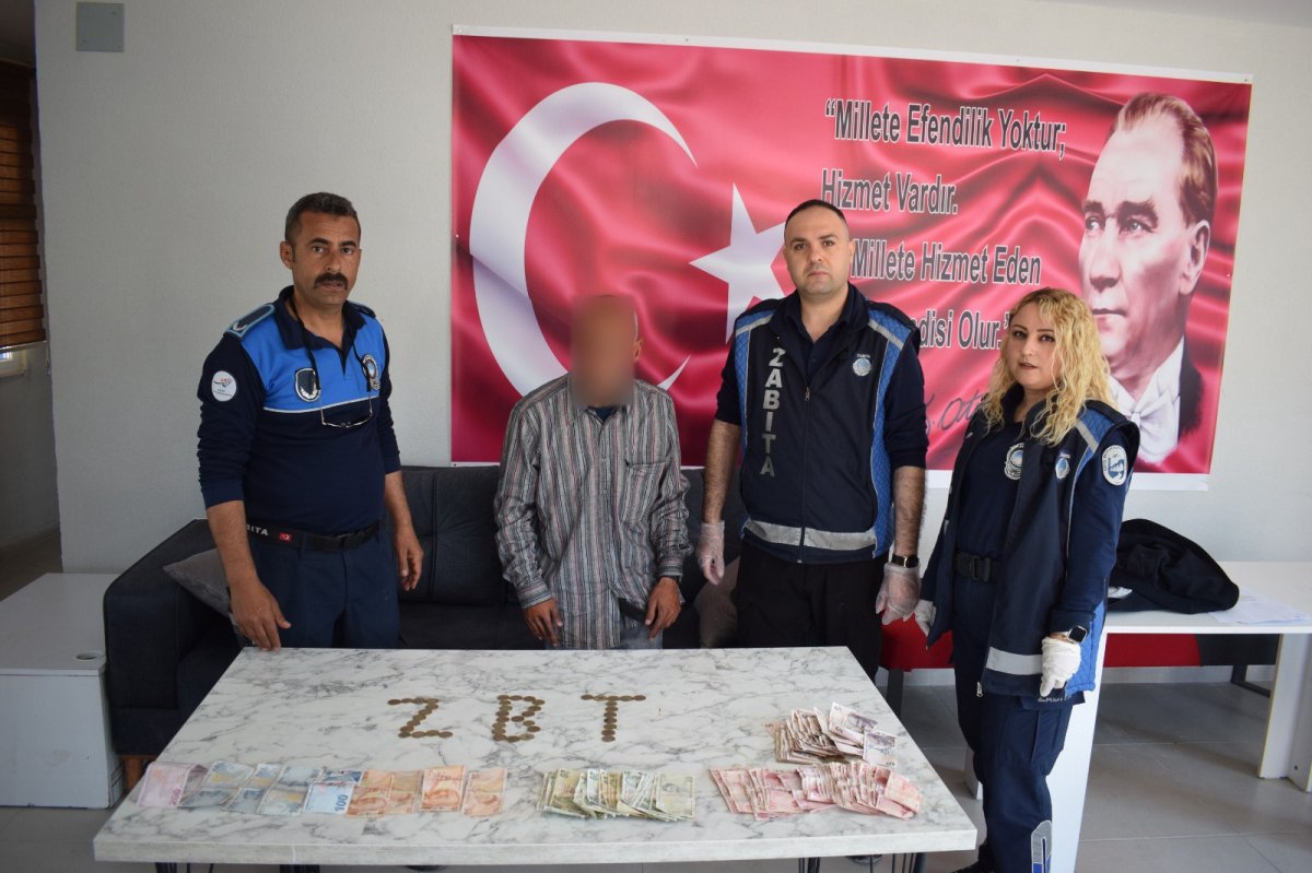 Boş Cebi Olmayan Dilencinin Üzerinden 2 Bin Tl Para Çıktı