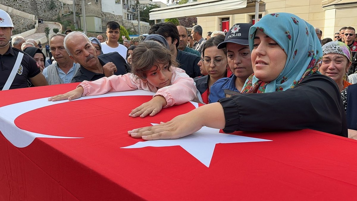 Şehit Kızı Valiyi Duygulandırdı