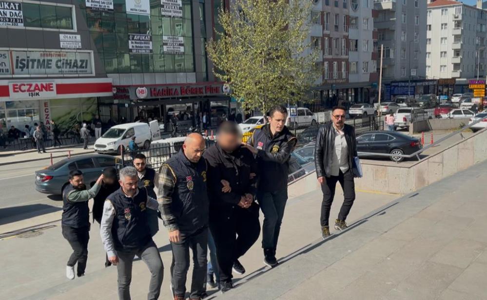 Yaşlı Kadınları Milyonluk Vurgunla Dolandırmışlar