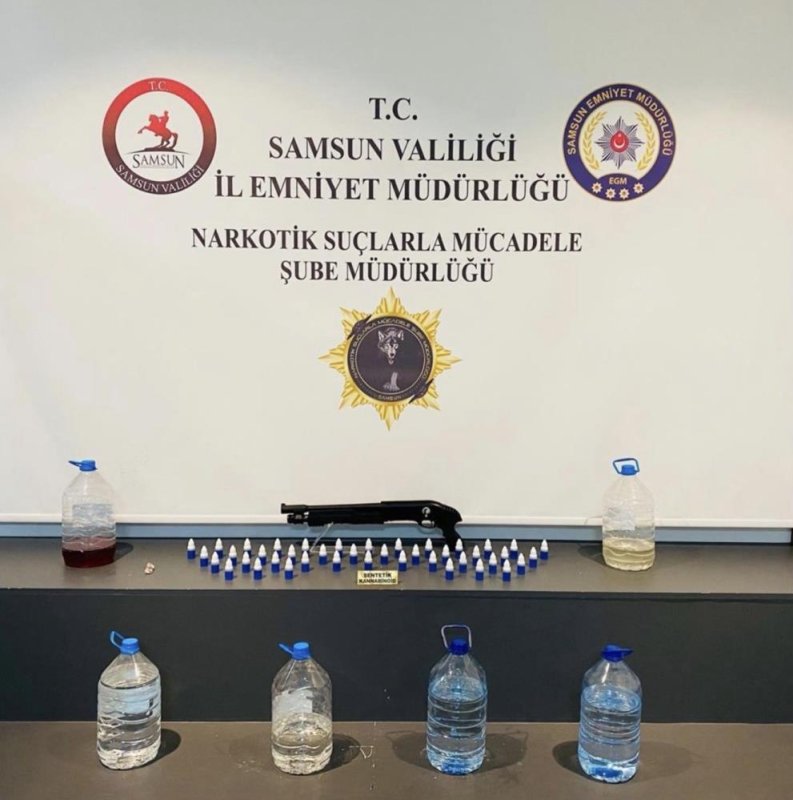Samsun’da Likit Uyuşturucu Ve Hap Ele Geçirildi