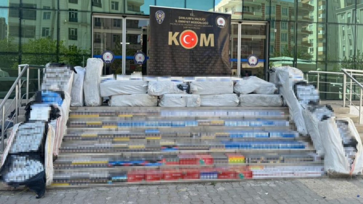 Şanlıurfa'da saman balyaları arasında 40 bin paket kaçak sigara ele geçirildi