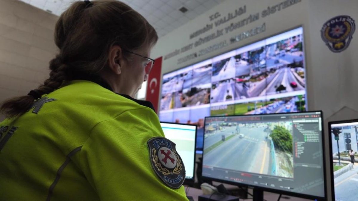 Mersin'de Trafikte Kameralı Sıkı Denetim: 10 Günde Bin 413 Sürücü Ceza Yedi