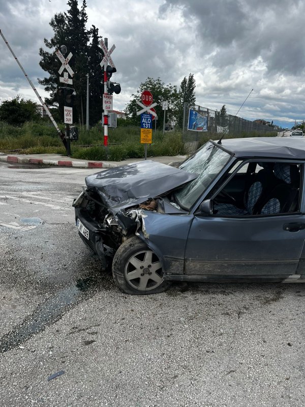 Burdur'da Okul Servisi İle Otomobil Çarpıştı: 7 Yaralı