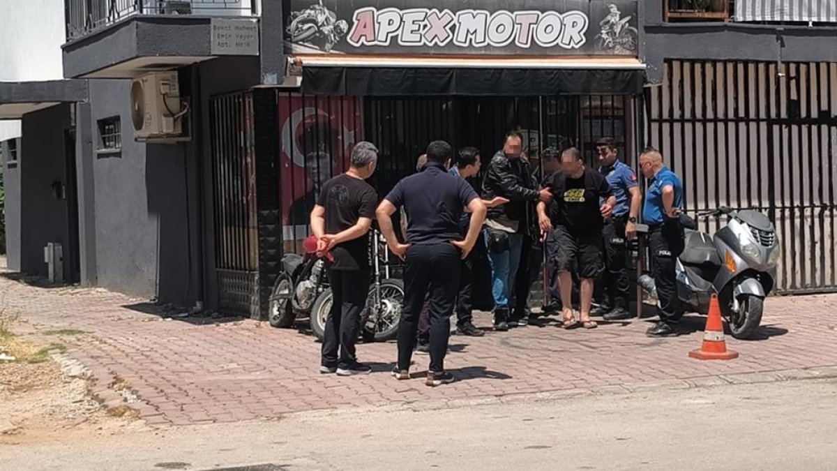 "Ben Söz Verdim Mi Tutarım" Deyip Üzerine Benzin Dökerek İş Yerine Kendini Kilitledi