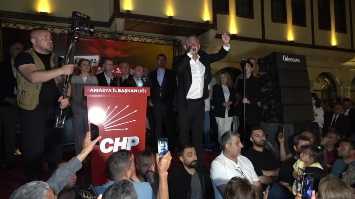 Özgür Özel: 