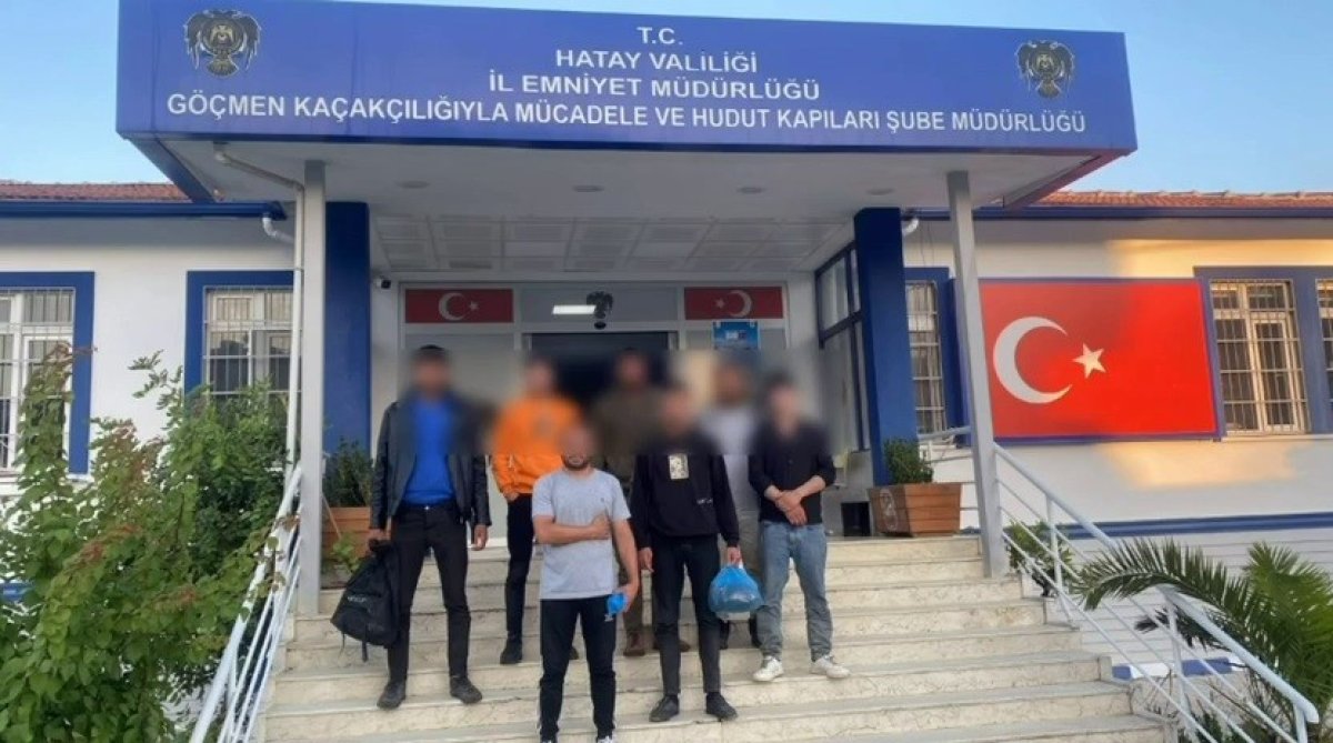 Hatay'da 15 Kaçak Göçmen Yakalandı: 7 Organizatör Tutuklandı, 5 Sürücüye 610 Bin TL Ceza