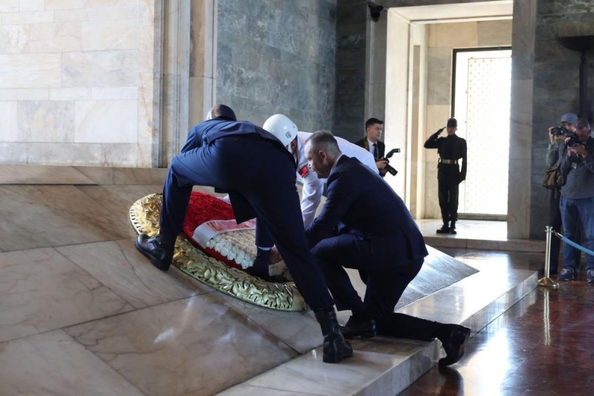 Polonya Cumhurbaşkanı Nawrocki, Anıtkabir'i ziyaret etti