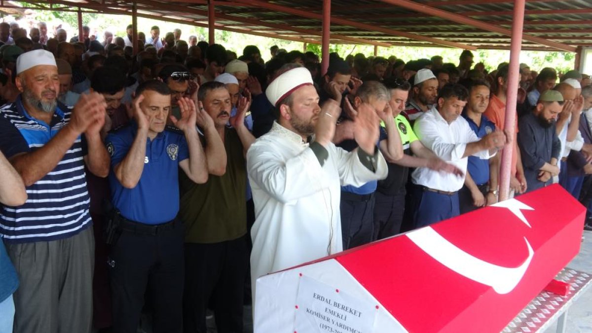Kazada ölen emekli komiser, son yolculuğuna uğurlandı