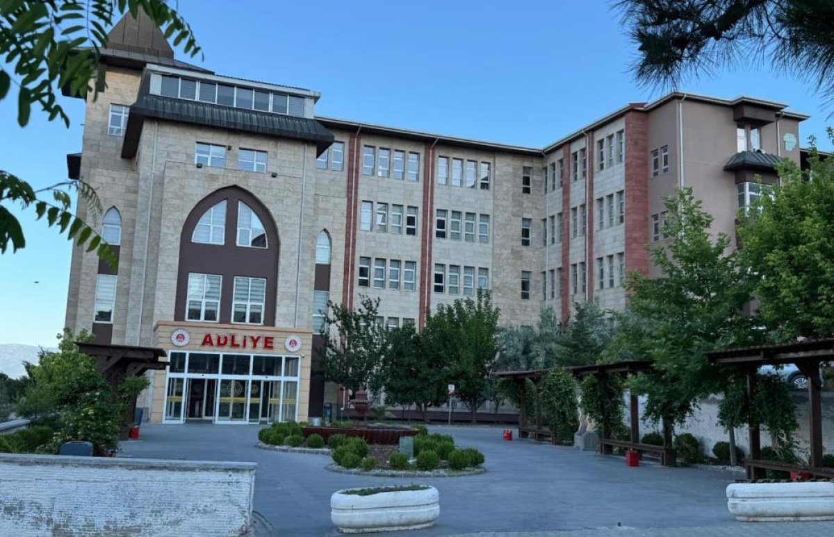 Muhsin Yazıcıoğlu soruşturmalarına FETÖ talimatıyla müdahale ettikleri öne sürülen şahısların yargılandığı dava ertelendi