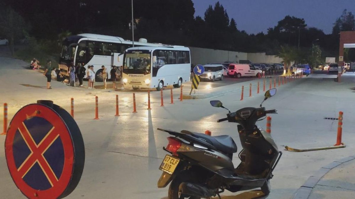 Antalya'da 52 yerli tatilcinin zehirlenme şüphesiyle hastaneye başvurduğu olayda rafting şirketinin sahibi tutuklandı
