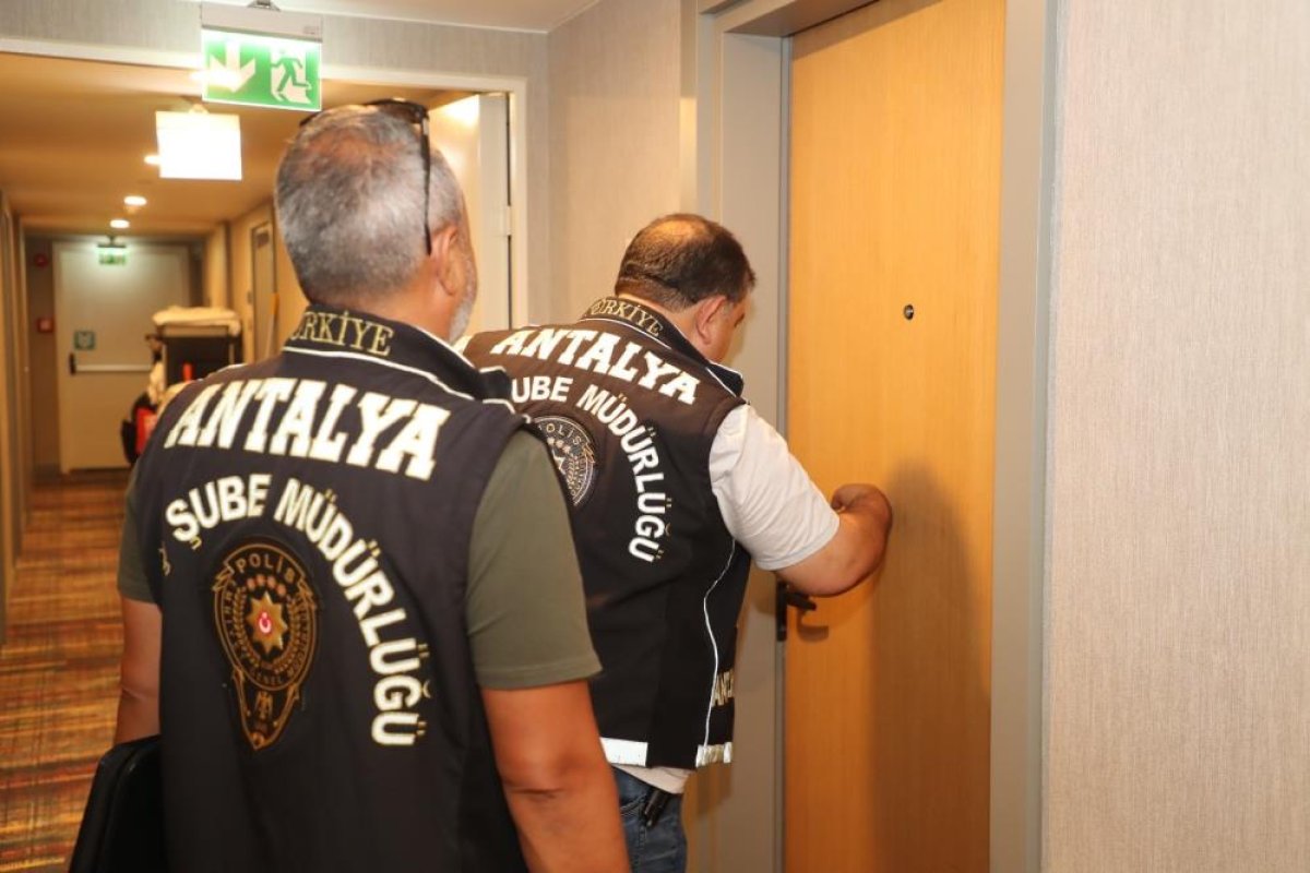 Antalya'da günübirlik konaklama yerleri ve araç kiralama firmalarına eş zamanlı denetim