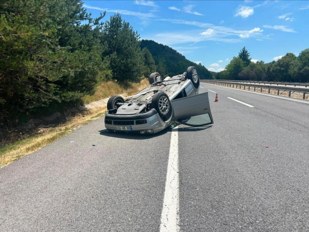 Kontrolden çıkan otomobil takla attı: 3 yaralı