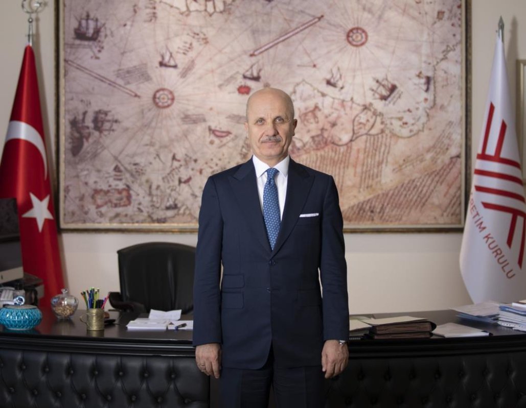 YÖK Başkanı Özvar: "Sevgili gençler, yapay zeka, dijital teknolojiler ve geleceğin mesleklerine yönelik programlarımızı değerlendirmenizi tavsiye ediyorum"