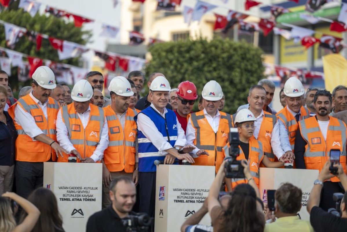 Mersin’de dev kavşak projesinin temeli atıldı