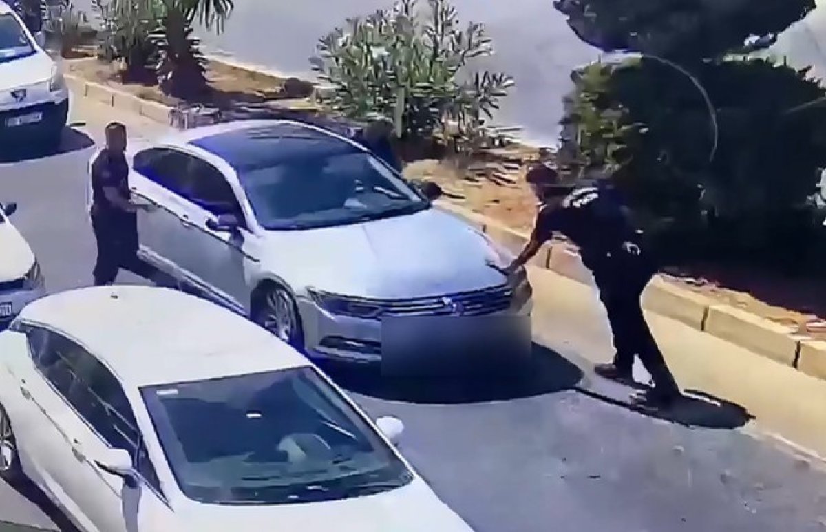 Mersin'de hırsızlık zanlıları otomobille kaçarken yakalandı