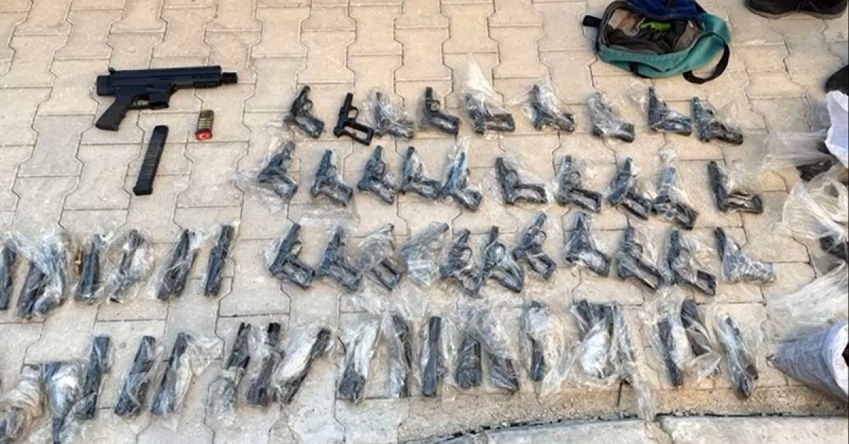  Kütahya'da silah kaçakçılığı operasyonunda yakalanan 5 zanlı tutuklandı