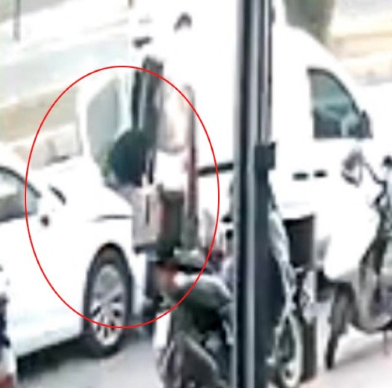  Mersin'de fırın çalışanına otomobil çarptı