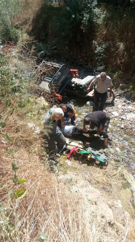 3 tekerlekli motor dere yatağına devrildi: Dede öldü, 2 torunu yaralandı