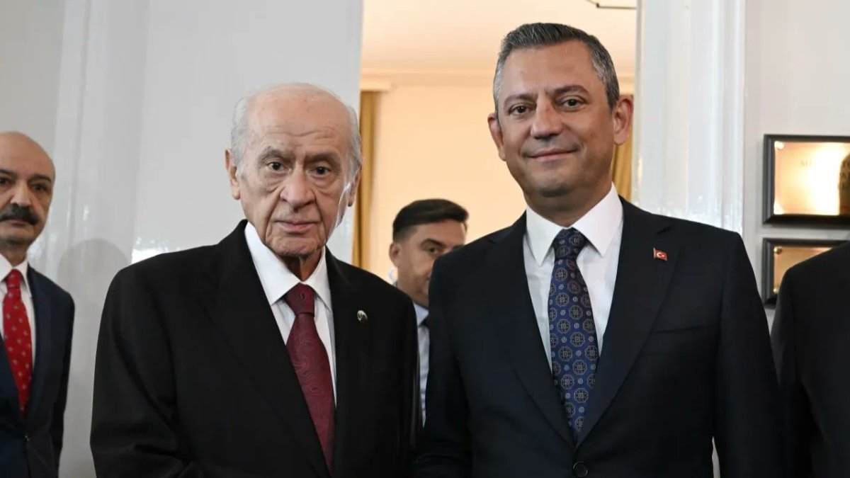 Devlet Bahçeli İle Özgür Özel Telefonla Görüştü