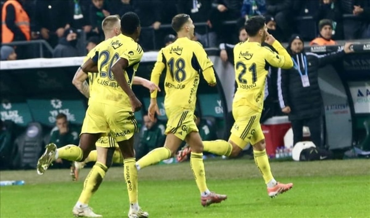 Fenerbahçe Kocaelispor'u 2-0 Yendi
