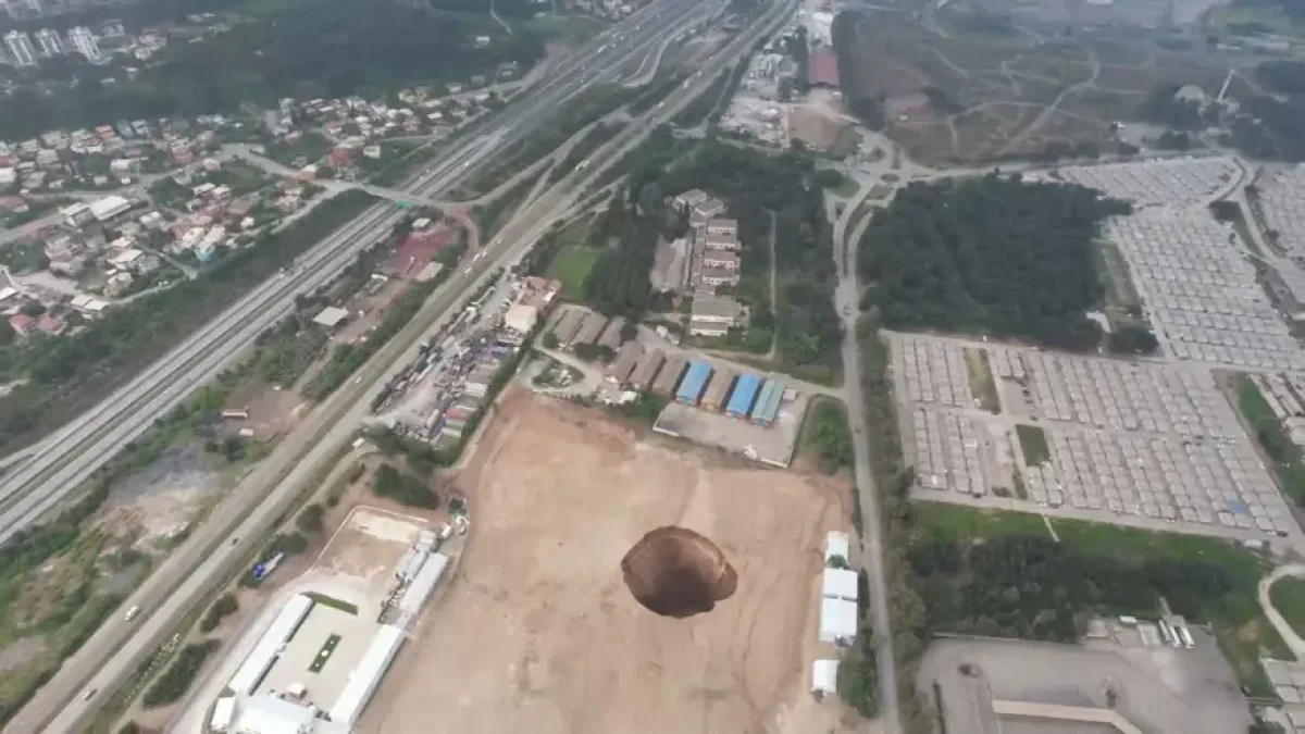 Hatay'da Korkutan Obruk. 9 Günde 25 Metre Büyüdü