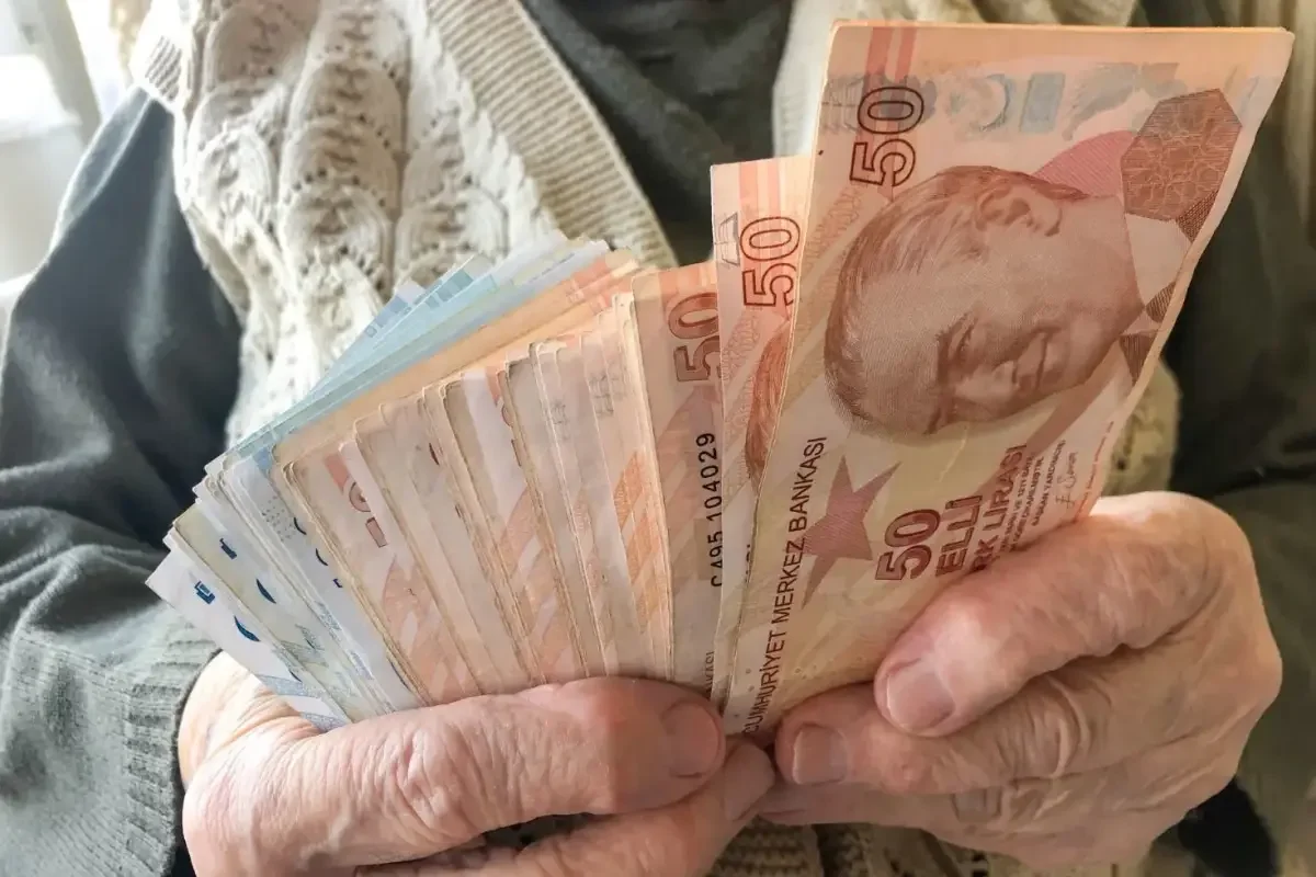 Emekliler Zam Beklerken AK Parti’den Yanıt