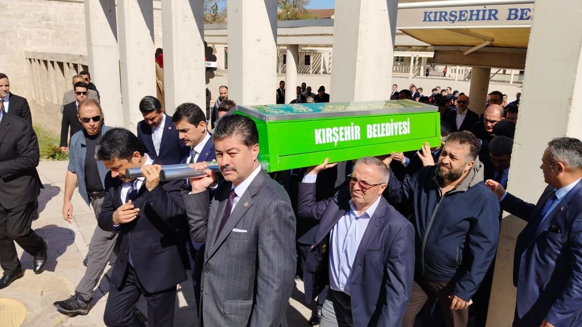 Kırşehir'de Hakim VE Adalet Komisyonu Başkanının Oğlu Çilek Nefes Borusuna Kaçtı, Hayatını Kaybetti
