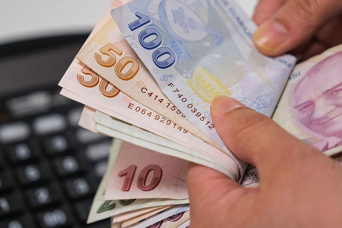 Milyonların Beklediği Kritik İpucu Geldi: İşte Memur Ve Emekliyi Temmuzda Bekleyen Zam