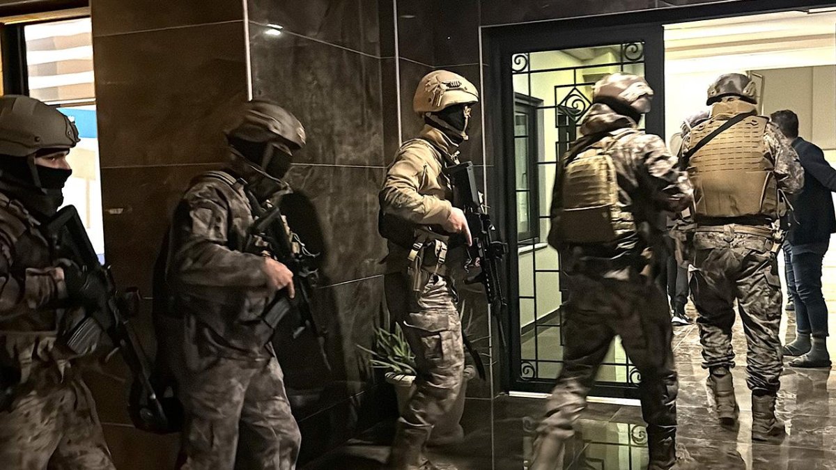 İstanbul'da Suç Örgütlerine Operasyon: 27 Gözaltı